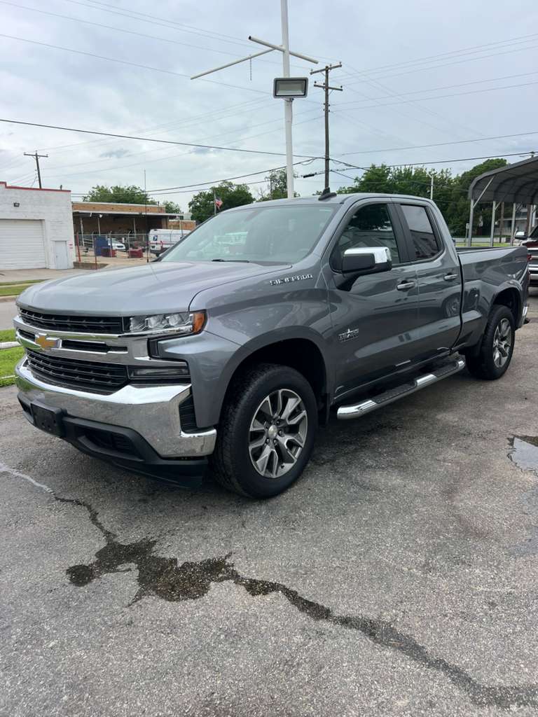 2020 Chevrolet Silverado LT Truck for sale in Fort Worth, TX — photo 2