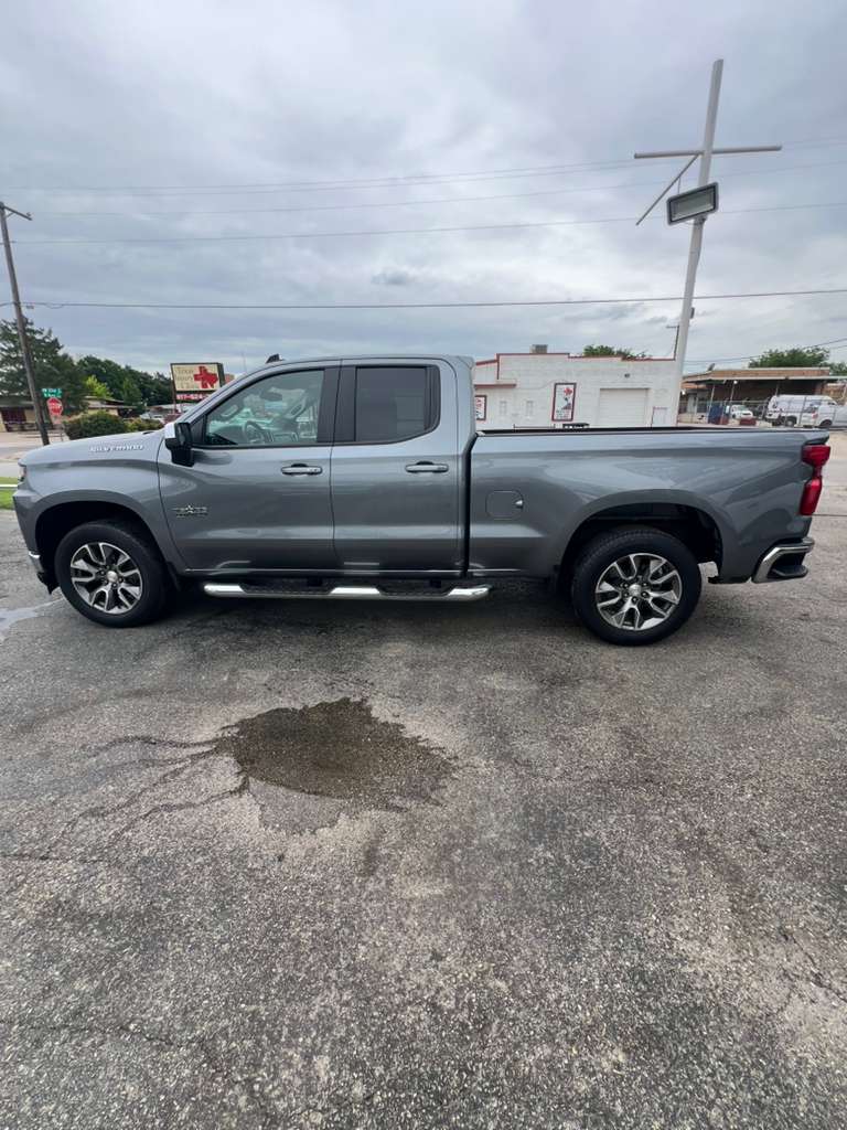 2020 Chevrolet Silverado LT Truck for sale in Fort Worth, TX — photo 4