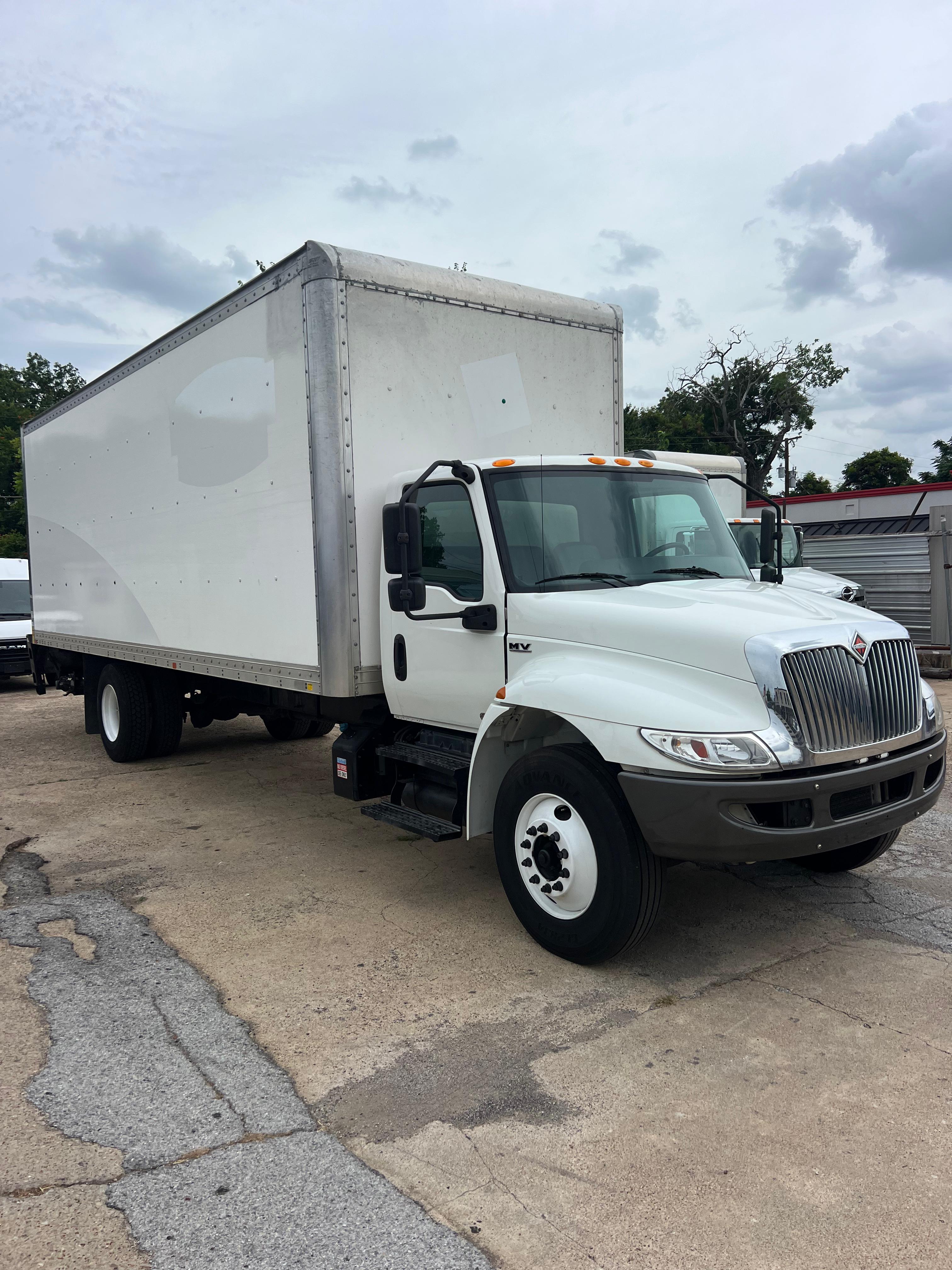 2022 International 4300 26FT Box Truck for sale in Fort Worth, TX — photo 2