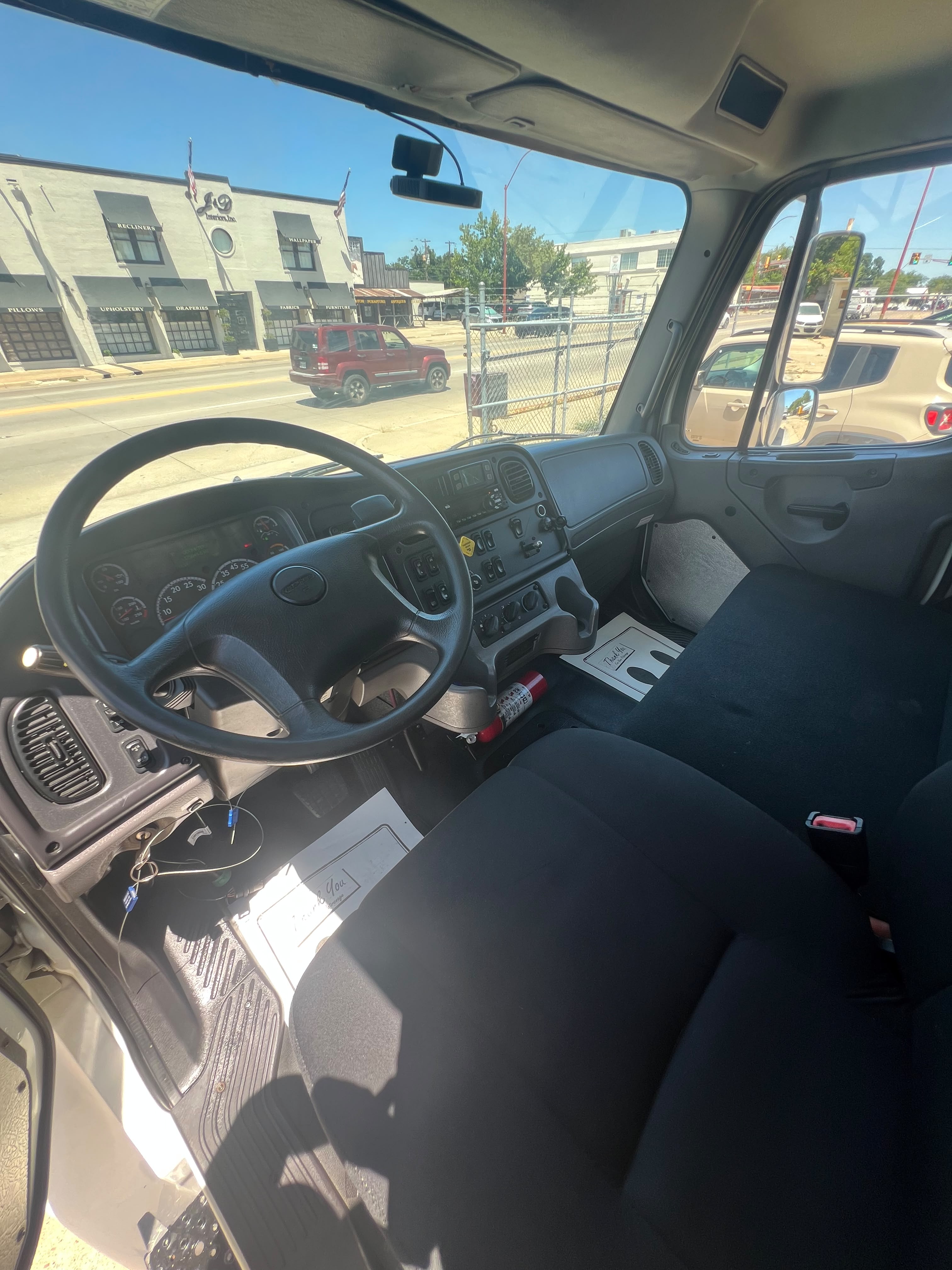 2018 FREIGHTLINER M2 106 26FT Box Truck for sale in Fort Worth, TX — photo 3