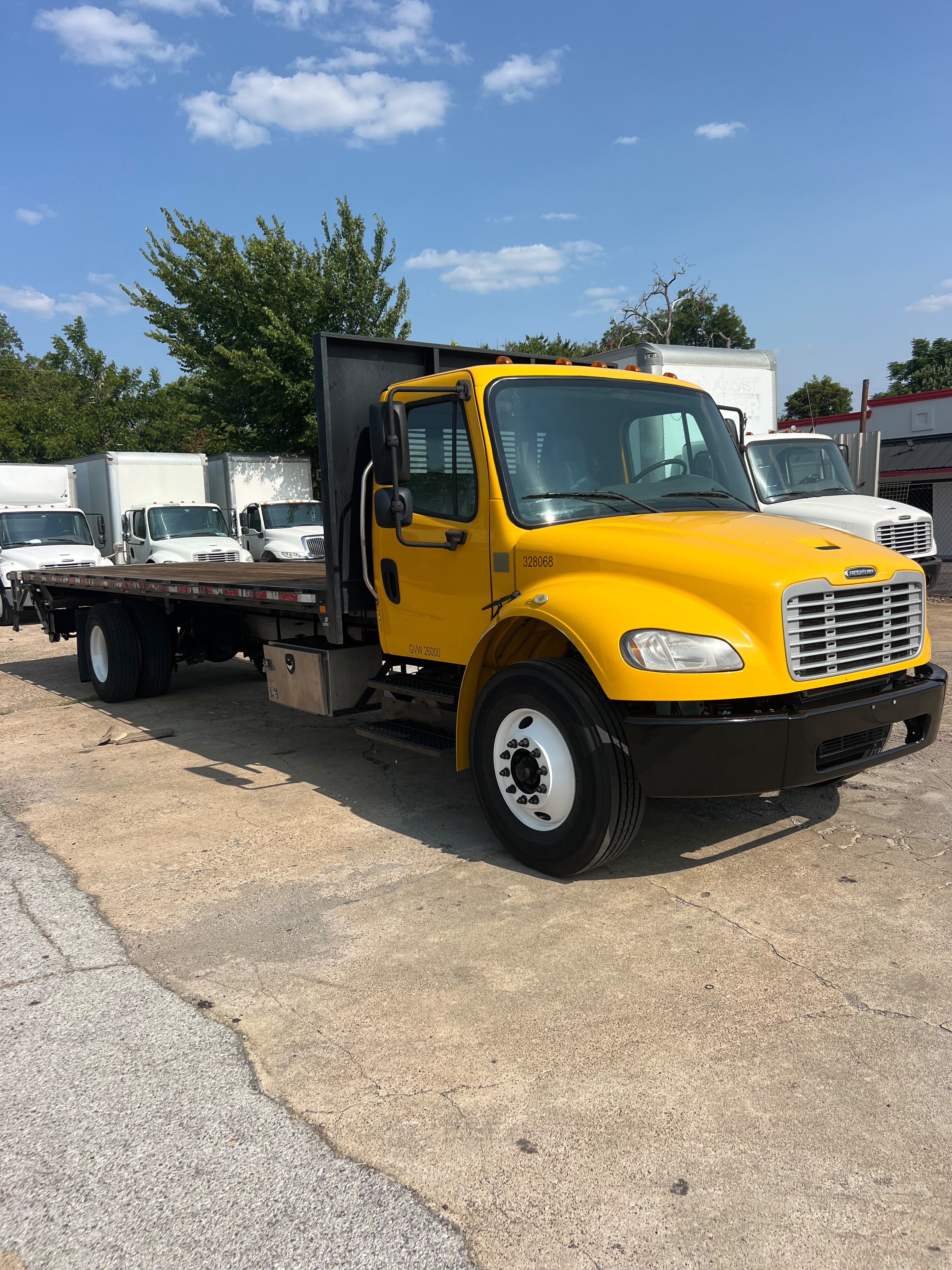 2019 Freightliner flatbed 26 Box Truck for sale in Fort Worth, TX — photo 2