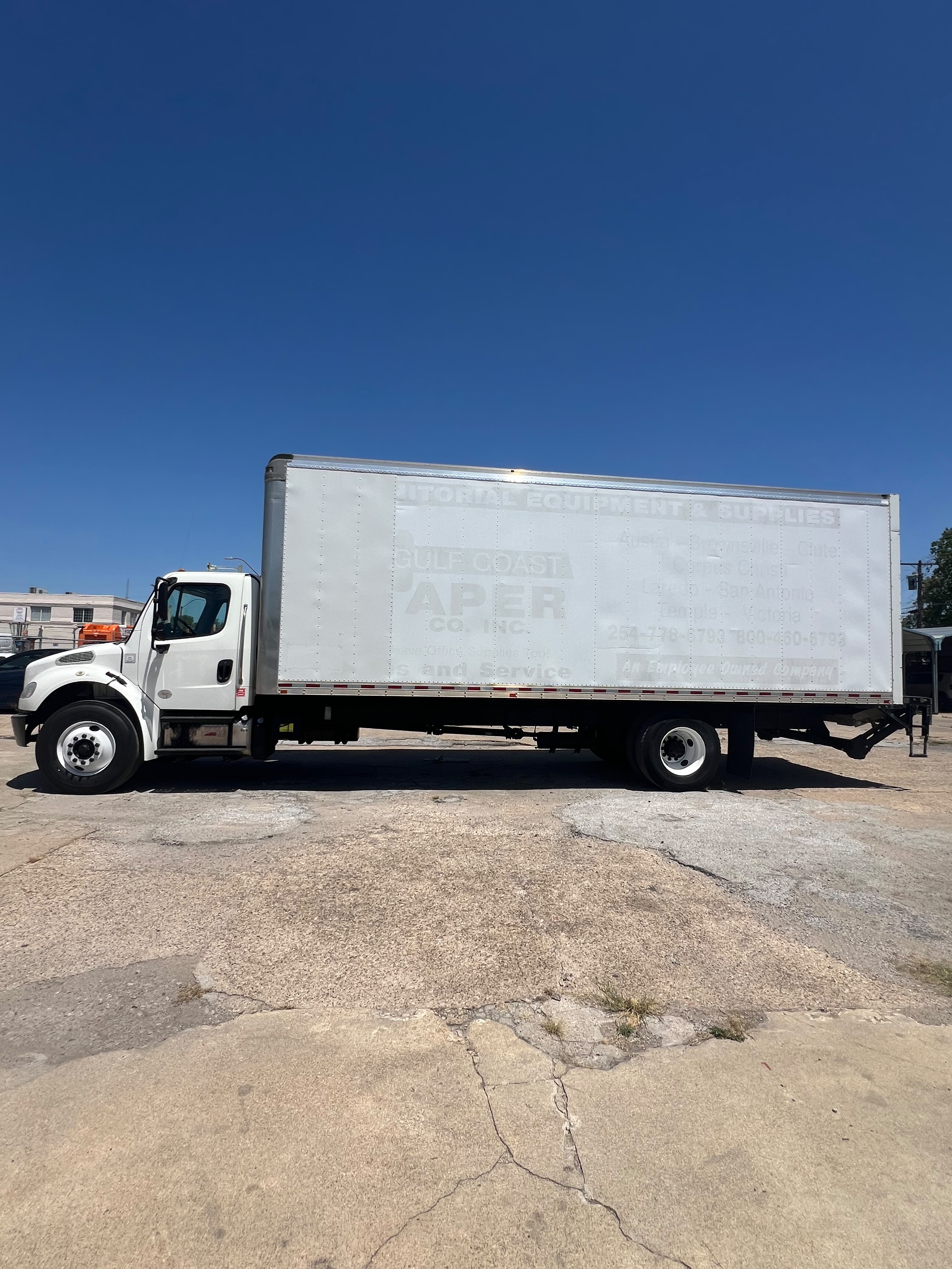 2018 Freightliner M2 106 26FT Box Truck for sale in Fort Worth, TX — photo 4
