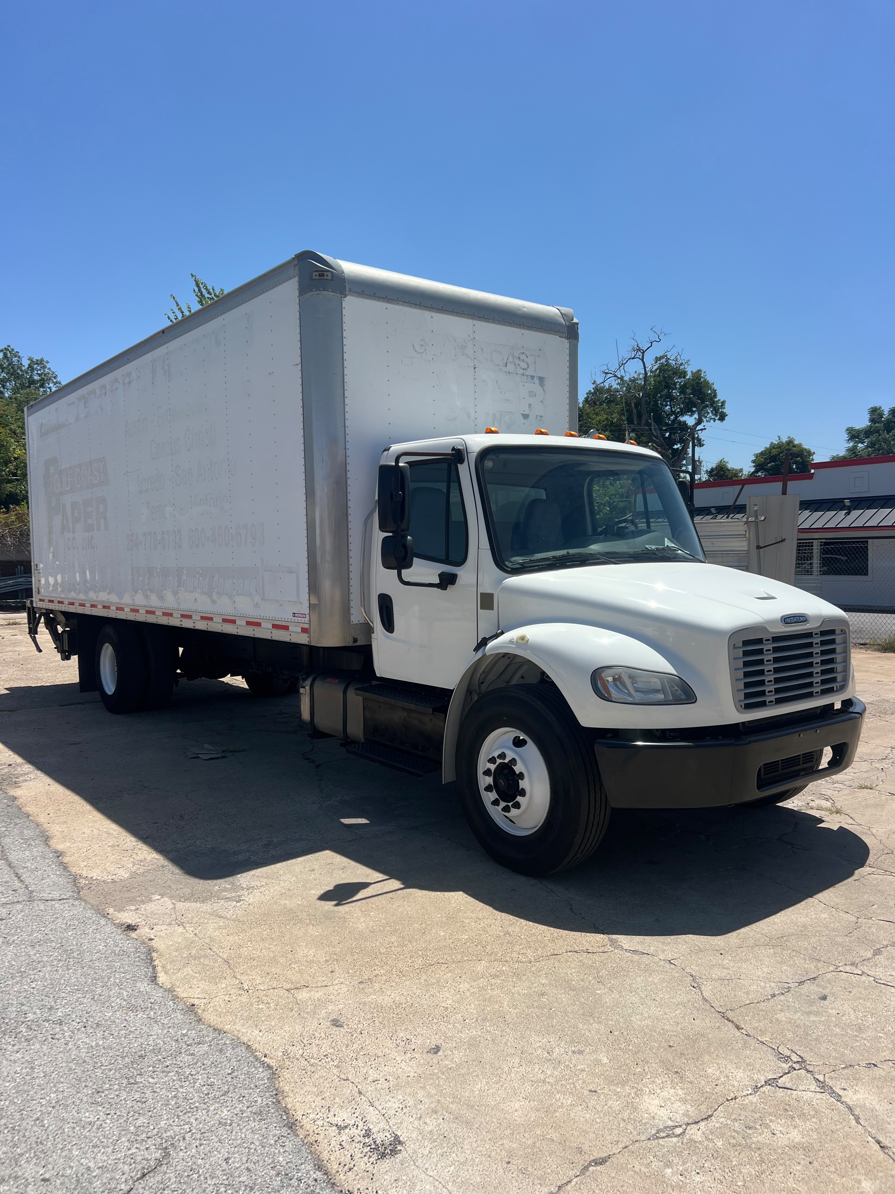 2018 Freightliner M2 106 26FT Box Truck for sale in Fort Worth, TX — photo 2
